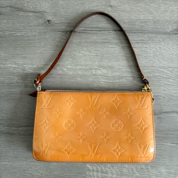 Louis Vuitton Vernis Pochette Leather Women's Bag - Picture 1 of 6